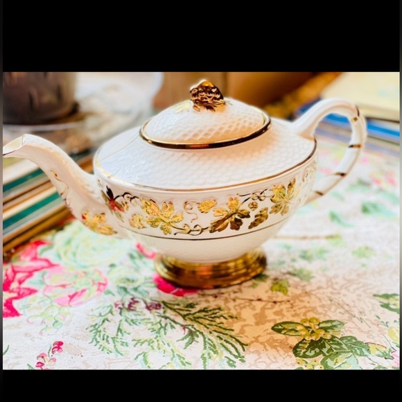 Wade England teapot with creamer set